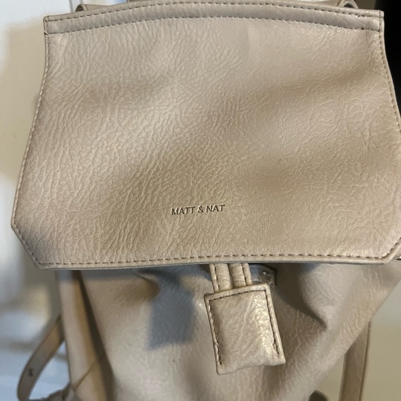 Matt & Nat Cream Backpack - Picture 3 of 5